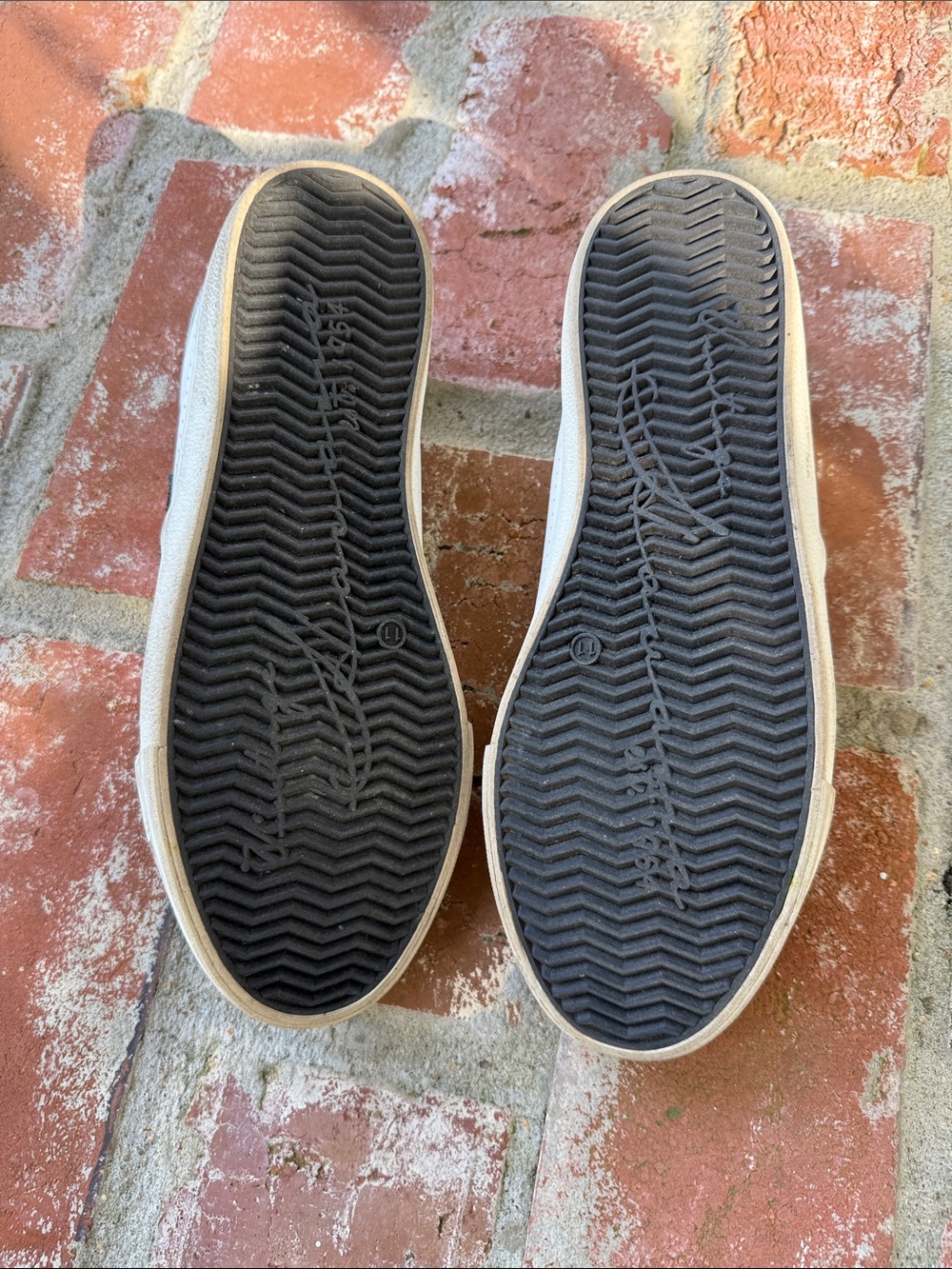 Vintage Havana White and Black Low-Top Sneakers - Picture 3 of 4